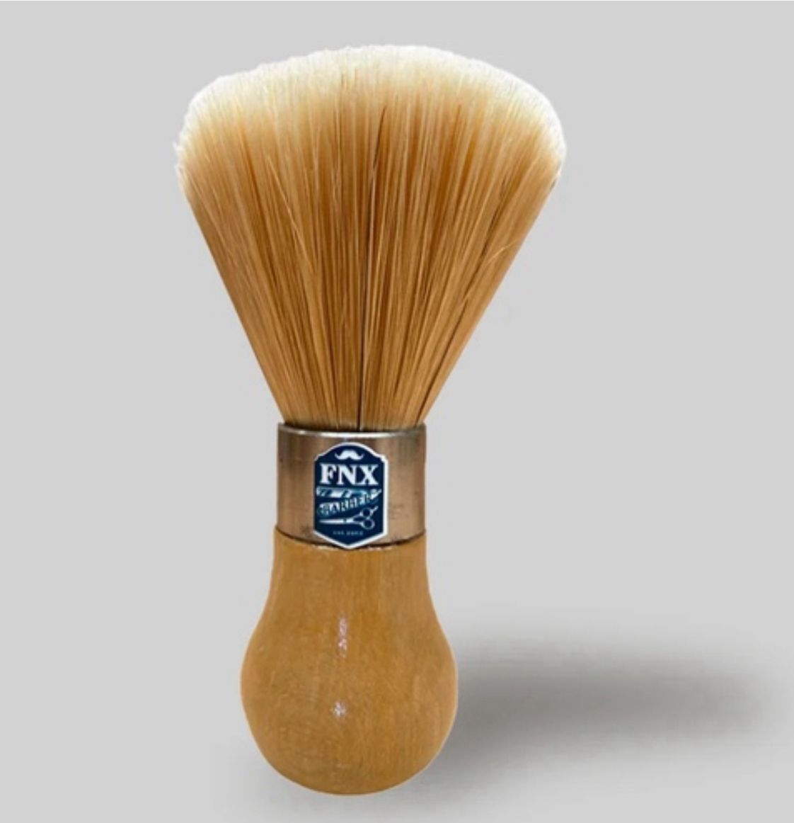 فرشاة للرقبة بمقبض خشبي